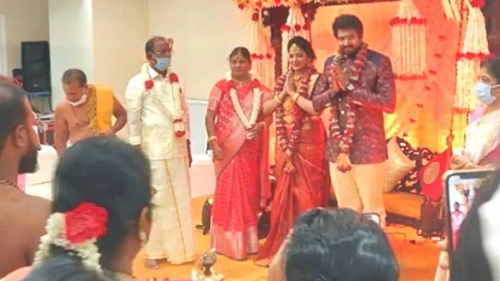 vj chitra engagement photos | marriage | pandian stores serial actress