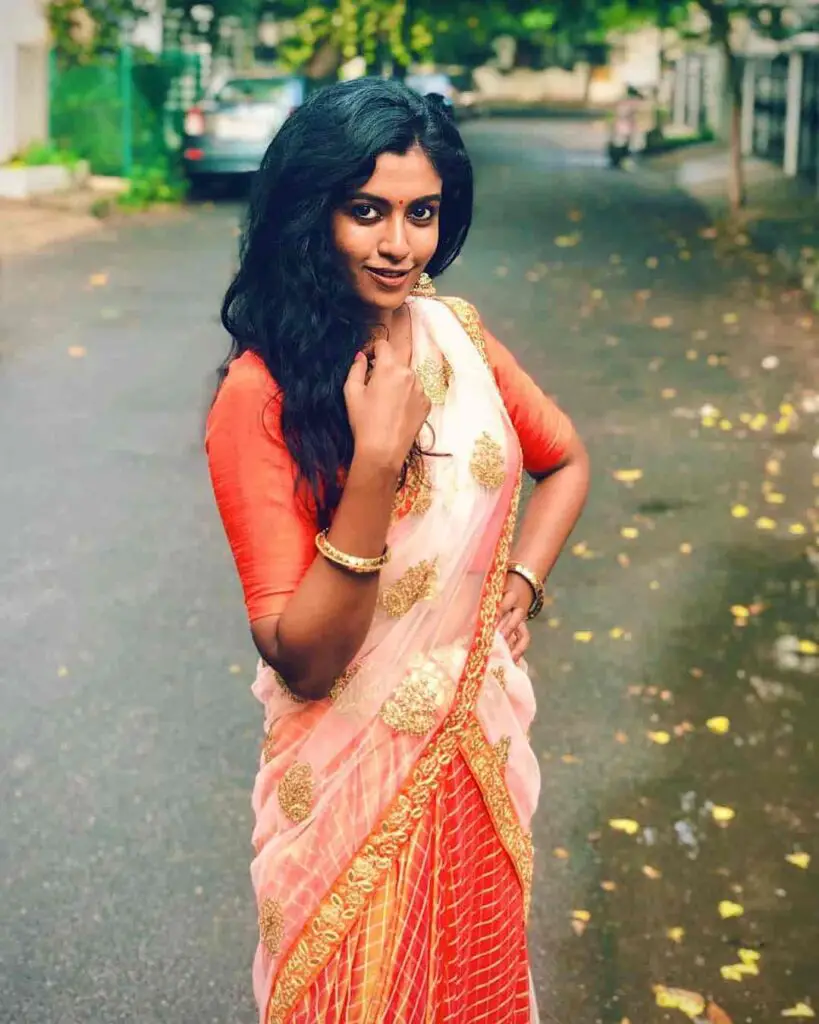 bharathi kannamma actress roshini unknown facts