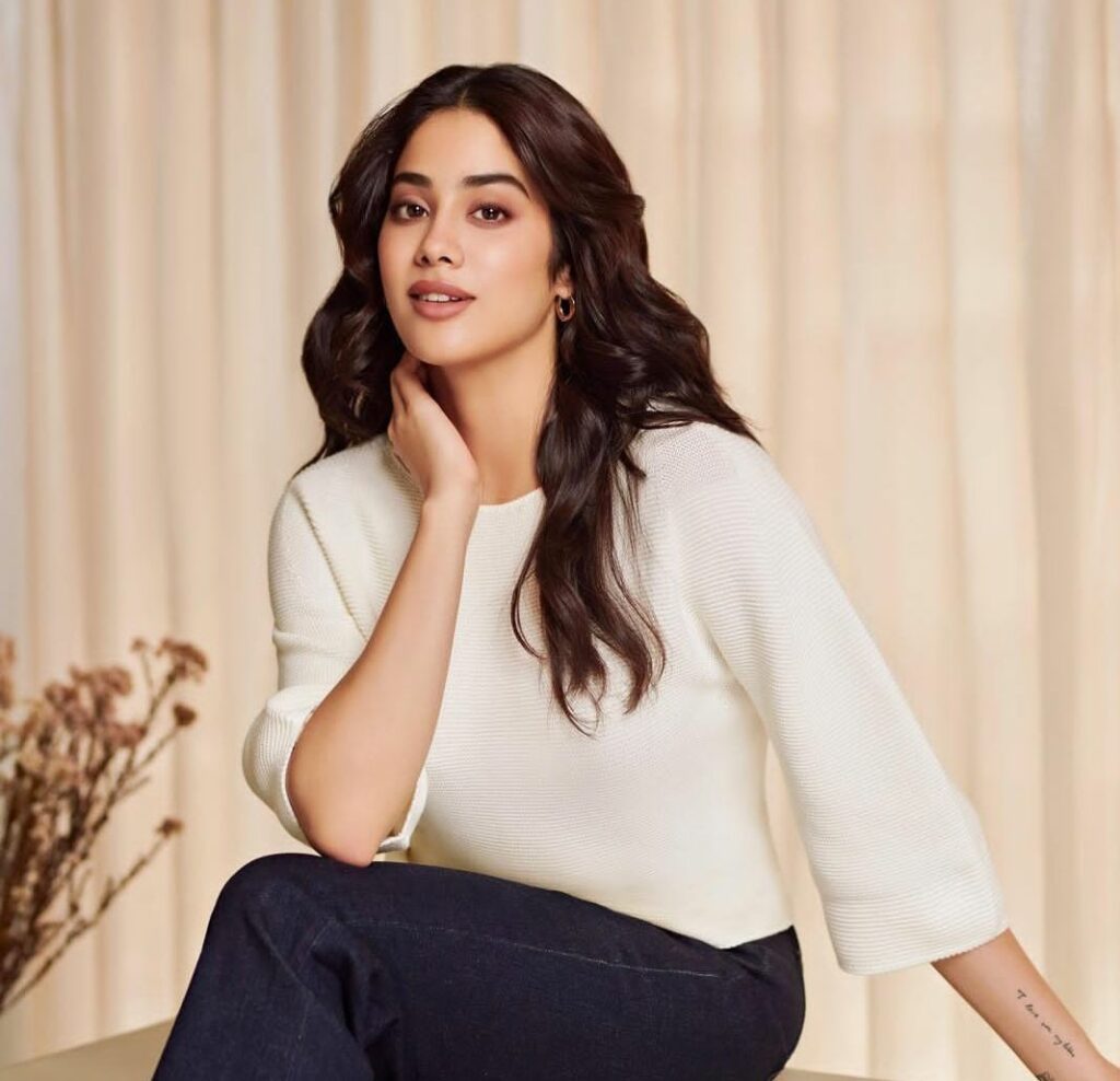 Janhvi Kapoor Mother, Wikipedia, Family, Father, Age, Boyfriend, Husband, Marriage, Biography, Married, New Movies, Lover, Name, Actress, Sridevi, Salary, Photos, Images